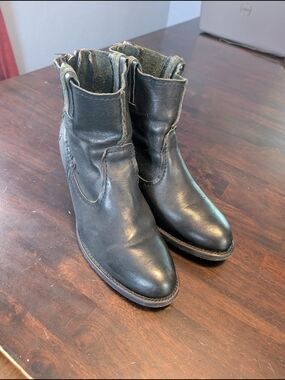 Frye Leslie Artisan Black Leather Boots, Women's 8.5